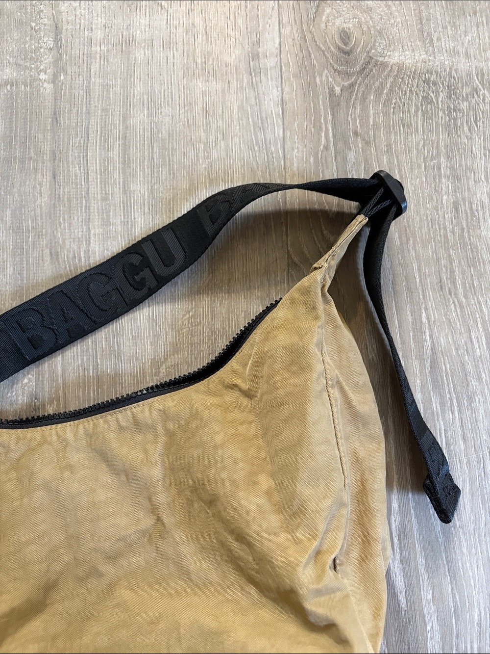 Baggu Medium Crescent Bag - Picture 5 of 7